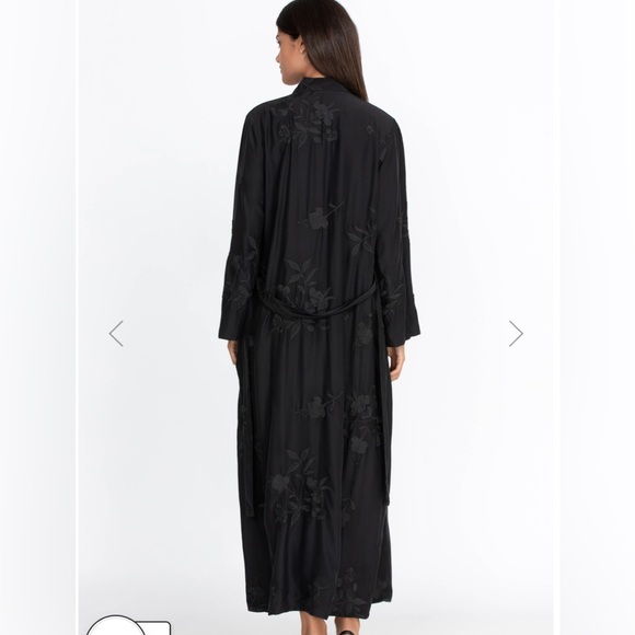 NWT Johnny Was|| SILK CHARMEUSE EMBROIDERED ROBE/KIMONO size large - Picture 2 of 16